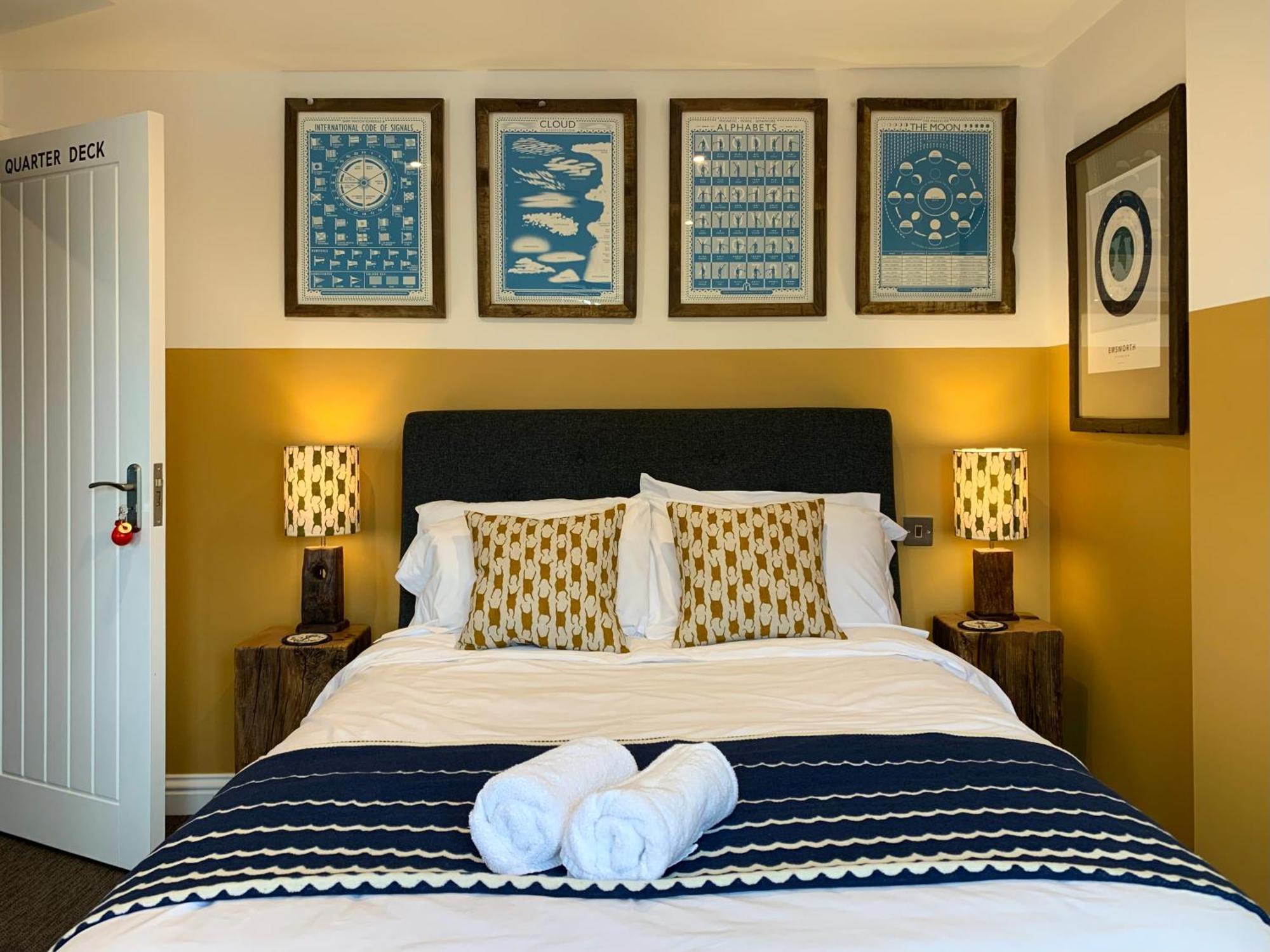 The Blue Bell Inn إيمسوورث المظهر الخارجي الصورة